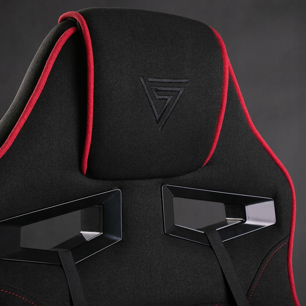 Геймерское кресло Sense7 Knight Fabric Black and Red